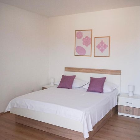 Apartments Rose Makarska Exterior foto