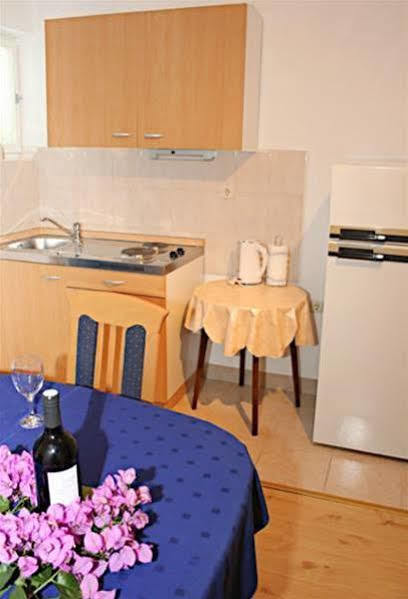 Apartments Rose Makarska Exterior foto